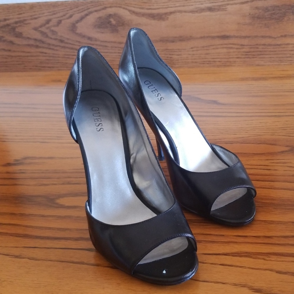 Guess Peeptoe leather heel